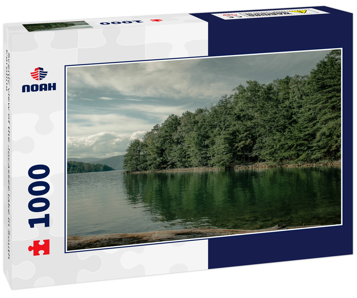 Scenic view of the Jocassee lake in South Carolina