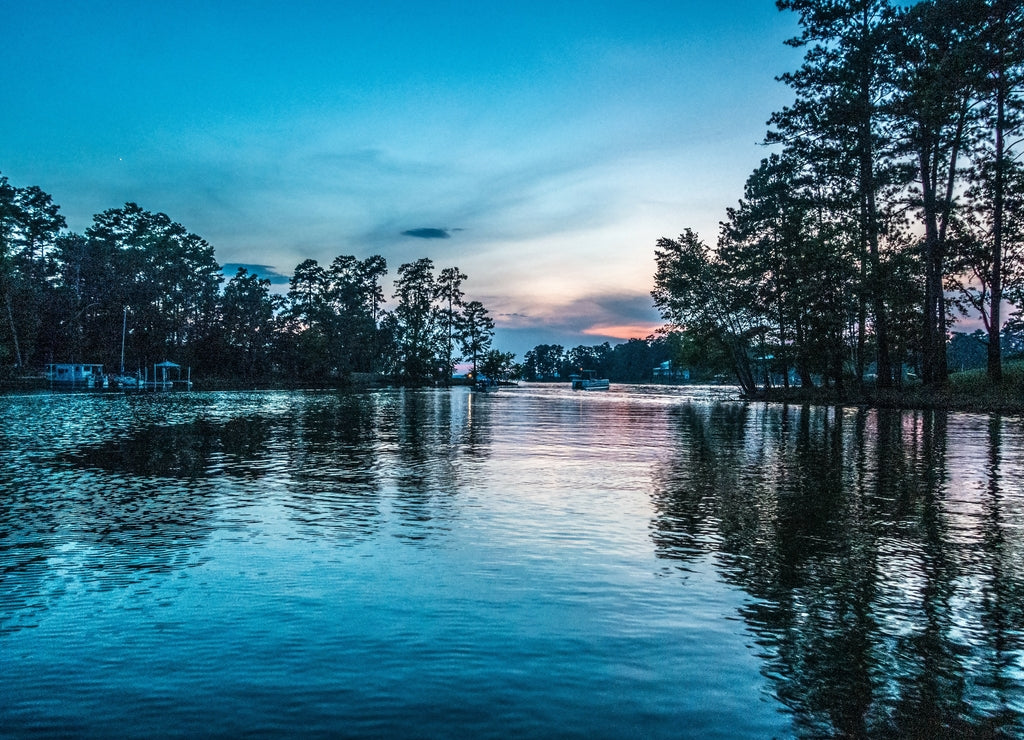 beautiful scenes on lake wateree in south carolina