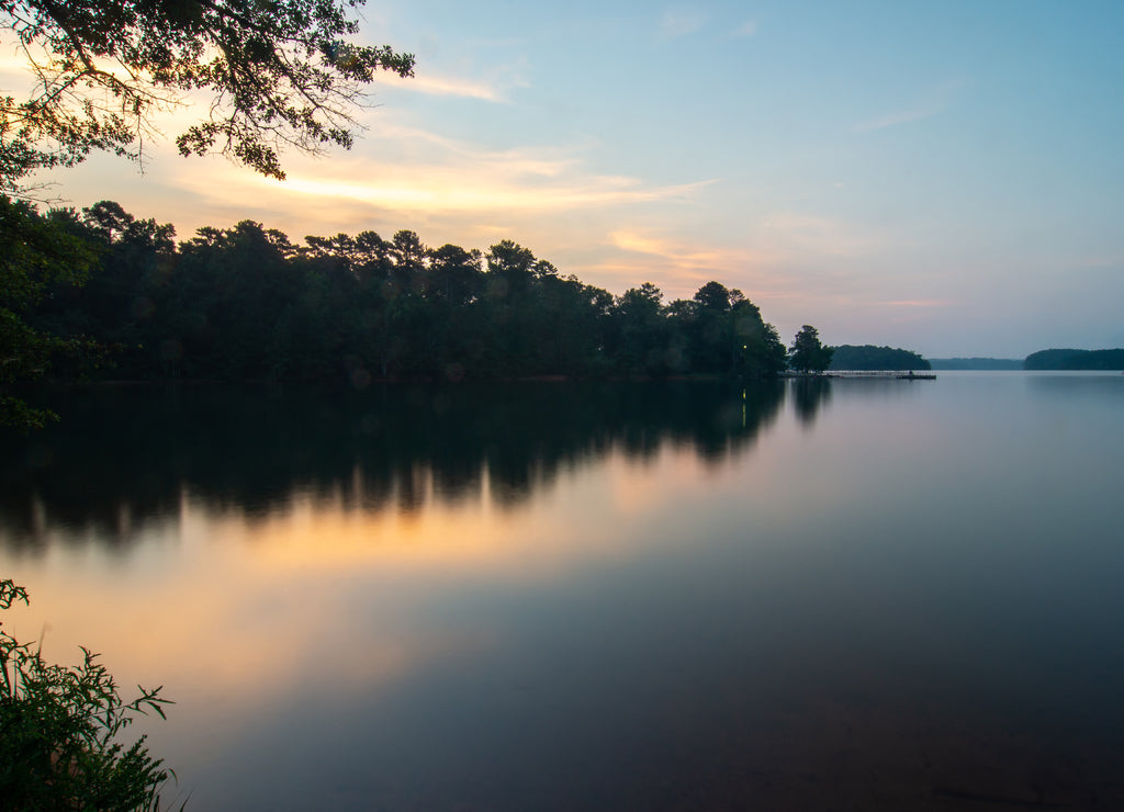 boating on lake hartwell in south carolina