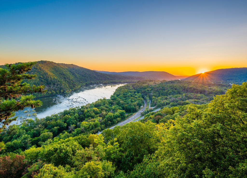 Sunset view of the Potomac River, from Weverton Cliffs, near Harpers Ferry, West Virginia