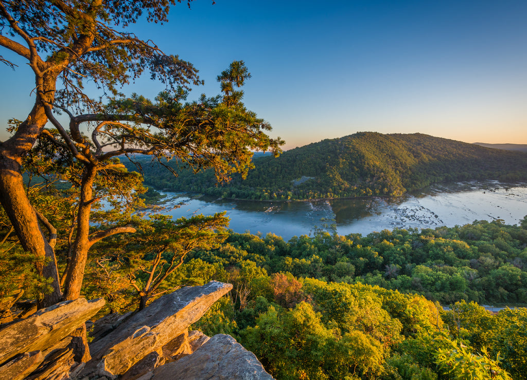 Sunset view of the Potomac River, from Weverton Cliffs, near Harpers Ferry, West Virginia