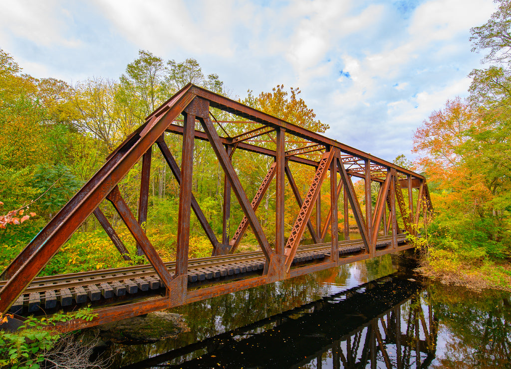 Train bridge over the Yantic River at Uncas Falls, Norwich, Connecticut