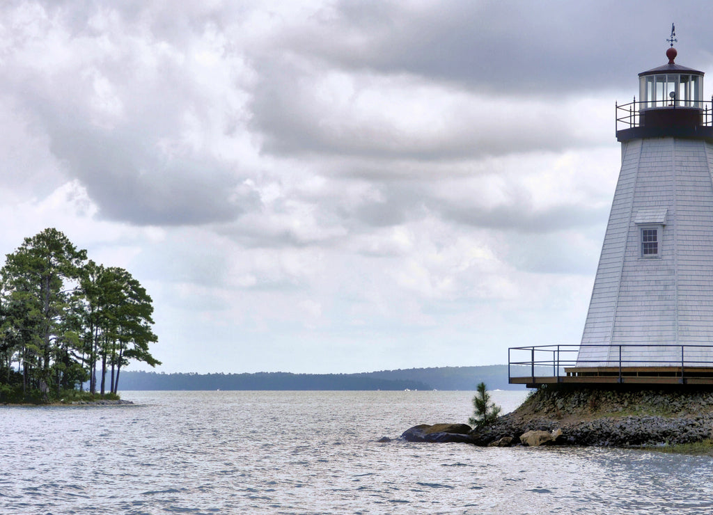 Island Light / Lighthouse on Lake Martin in Alabama