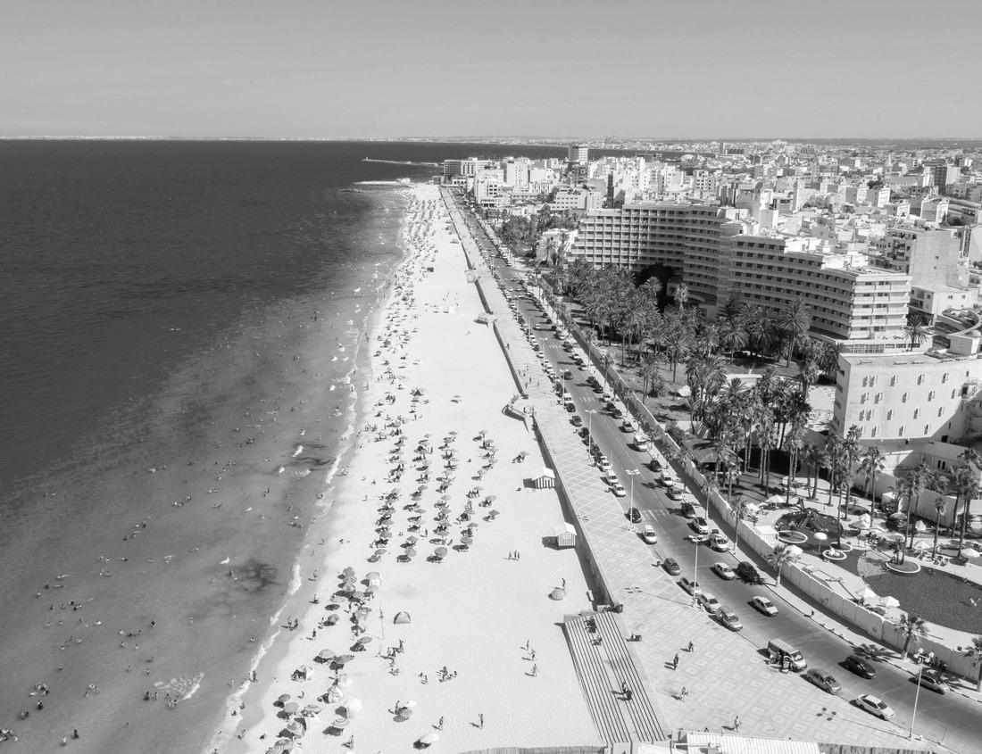 Noah Jigsaw Puzzle Manchester, New Hampshire, USA skyline at Merrimack River at dusk in black white 1000 pieces