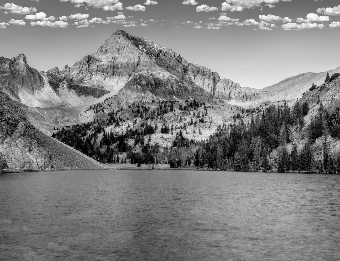 Noah Jigsaw Puzzle Beautiful sea moraine in Banff National Park, Alberta, Canada in black white 1000 pieces