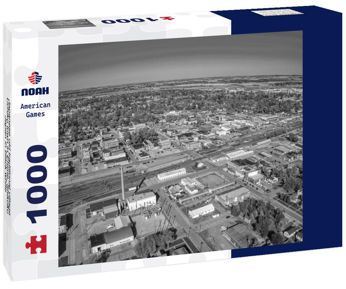 Noah Jigsaw Puzzle Japanese old traditional village Uchiko town in Ehime, Shikoku, Japan in black white 1000 pieces