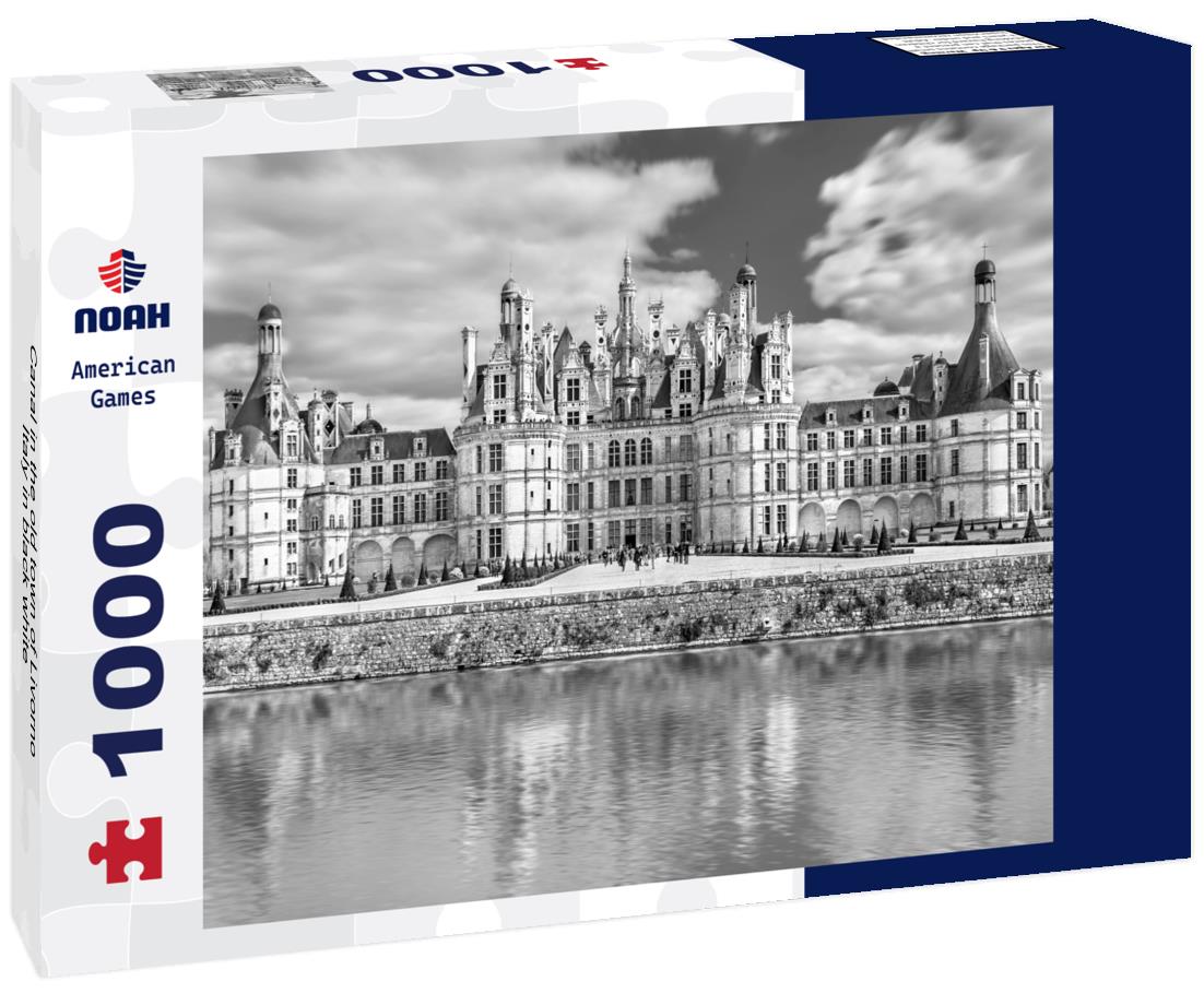 Noah Jigsaw Puzzle Canal in the old town of Livorno, Italy in black white 1000 pieces