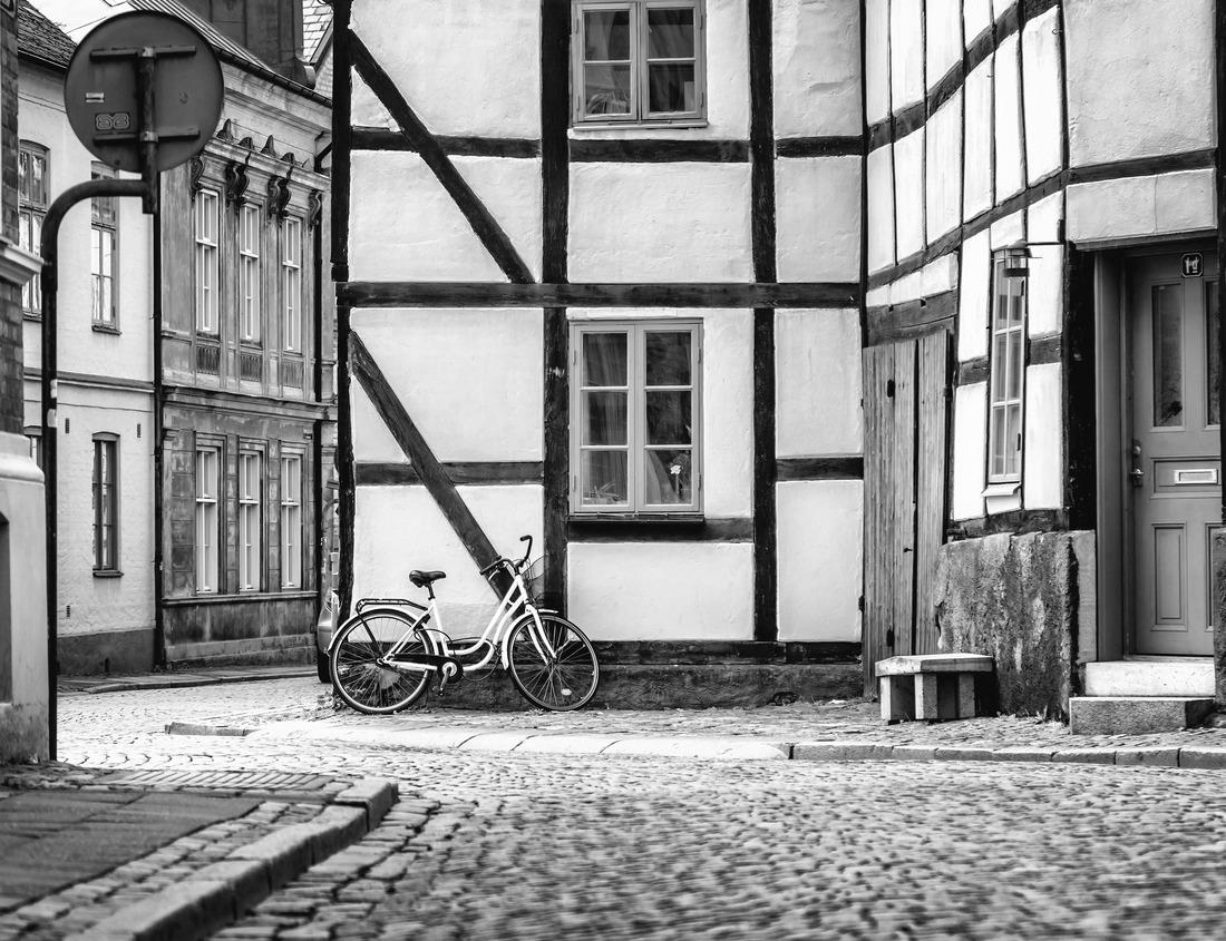 Noah Jigsaw Puzzle Landscape View Glendale Arizona in summer in black white 1000 pieces