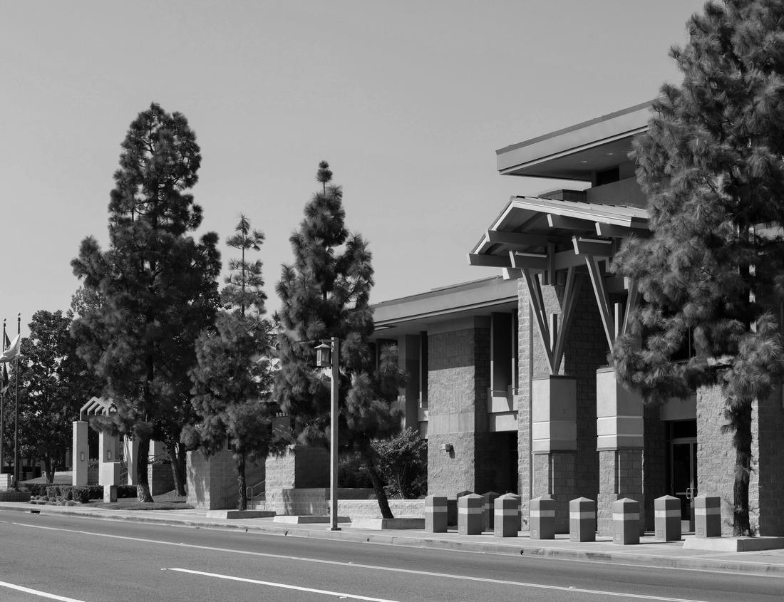 Noah Jigsaw Puzzle A misty view of Cumberland Falls State Park in Corbin, Kentucky, USA in black white 1000 pieces