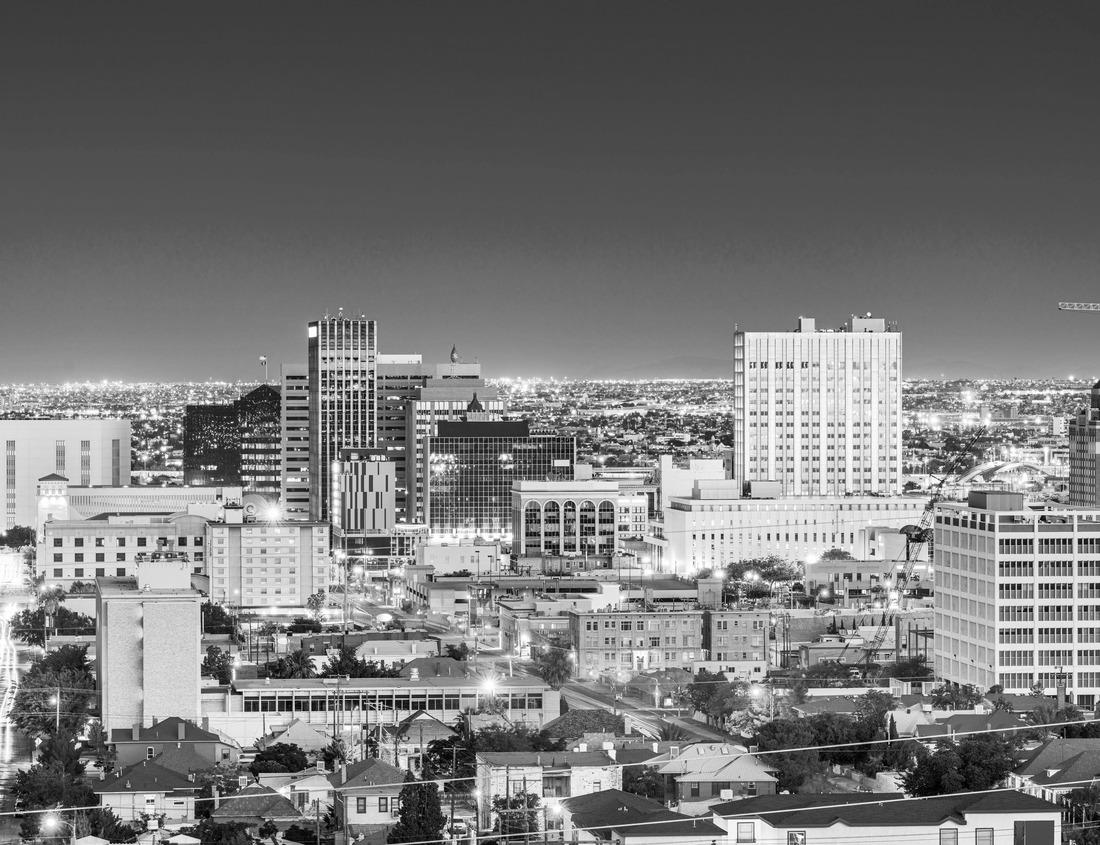 Noah Jigsaw Puzzle Evening view of downtown Riverside, California, skyline in black white 1000 pieces