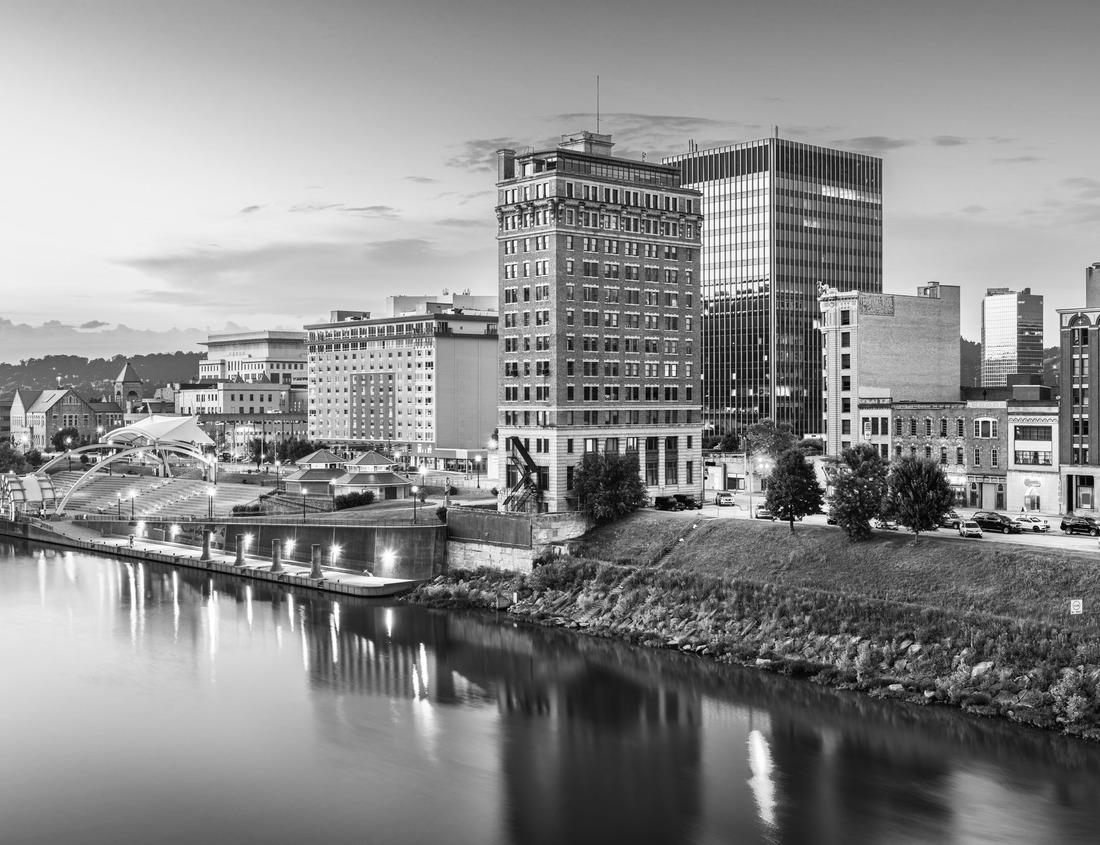 Noah Jigsaw Puzzle Franklin St. Bridge (Kenduskeag Stream Trail), Bangor, ME in black white 1000 pieces