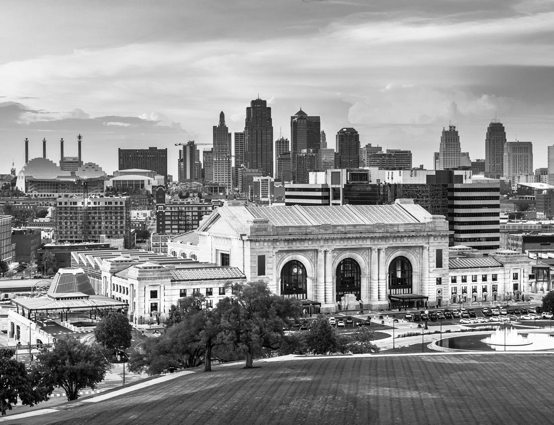 Noah Jigsaw Puzzle Groningen city of canals and boats Dutch city of Groningen in black white 1000 pieces