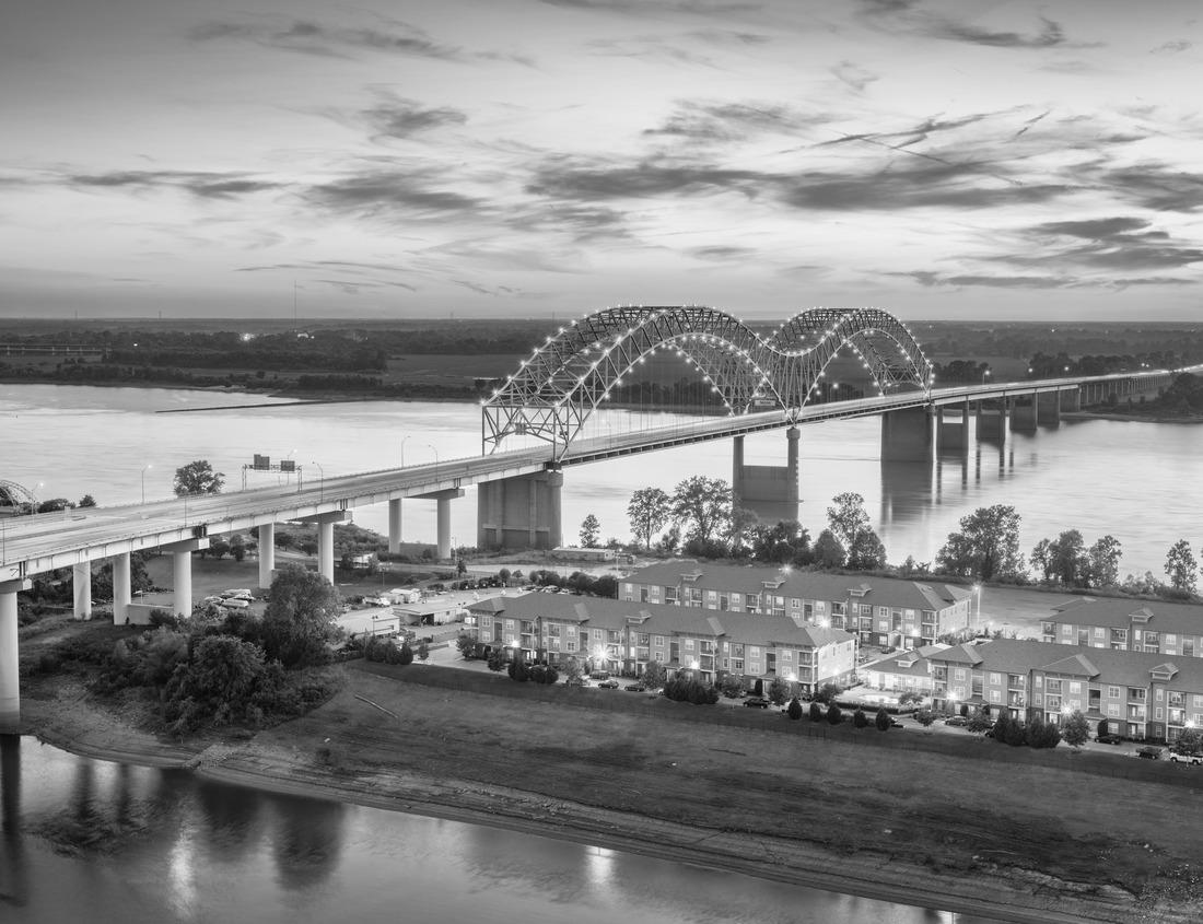 Noah Jigsaw Puzzle Chicago, Illinois, USA cityscape at river at dusk in black white 1000 pieces