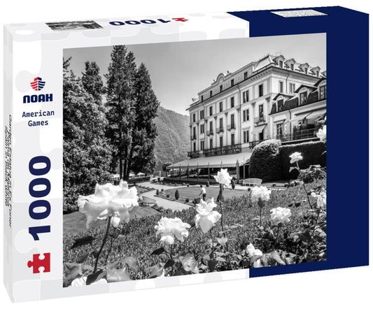 Noah Jigsaw Puzzle Garden Estatua in Es Foner, Palma de Mallorca, Spain in black white 1000 pieces