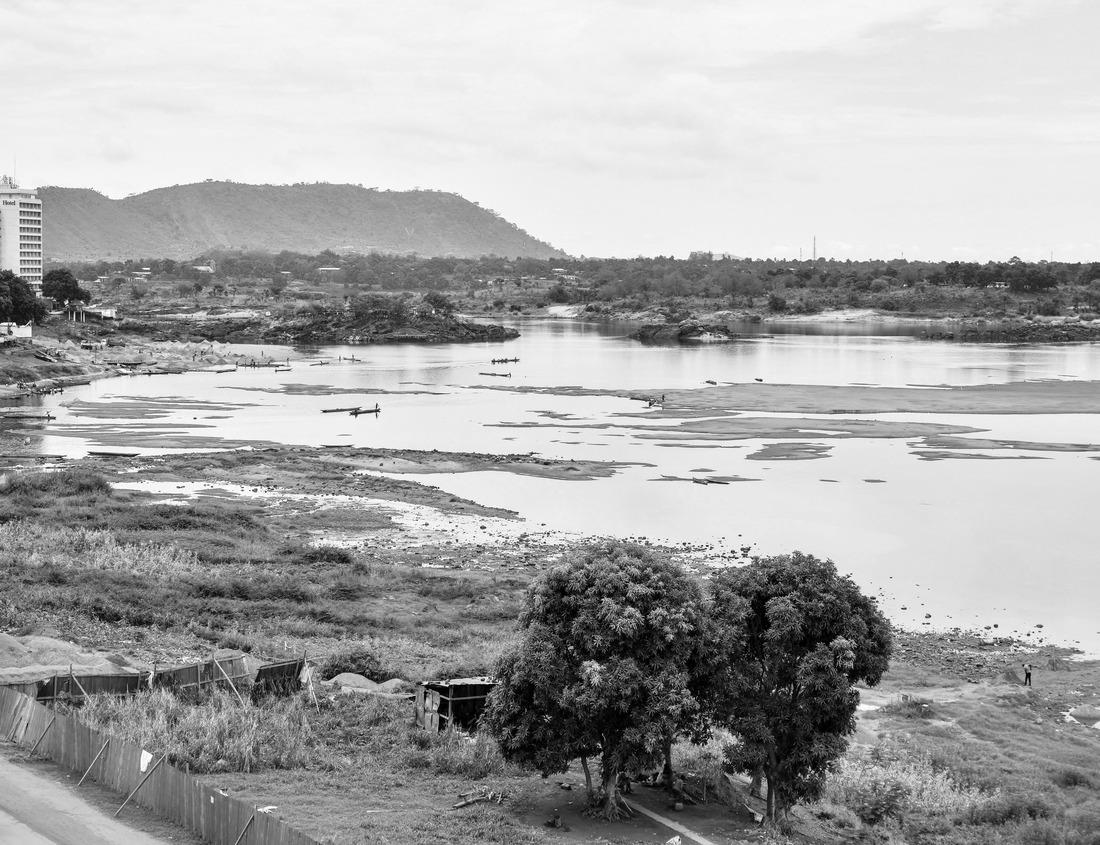 Noah Jigsaw Puzzle Fremont River in Capitol Reef National Park near Torrey, Utah in black white 1000 pieces