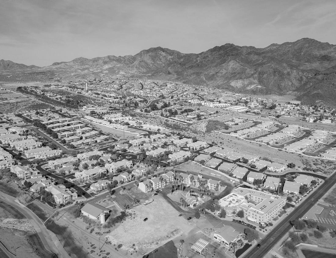 Noah Jigsaw Puzzle Evening view of Downtown San Bernardino, California in black white 1000 pieces