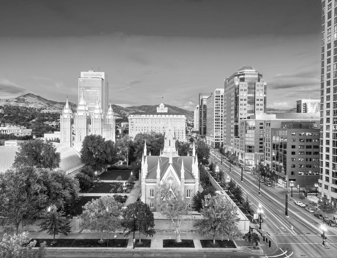 Noah Jigsaw Puzzle Downtown Salt Lake City cityscape over Temple Square at dusk, Utah, USA. in black white 1000 pieces