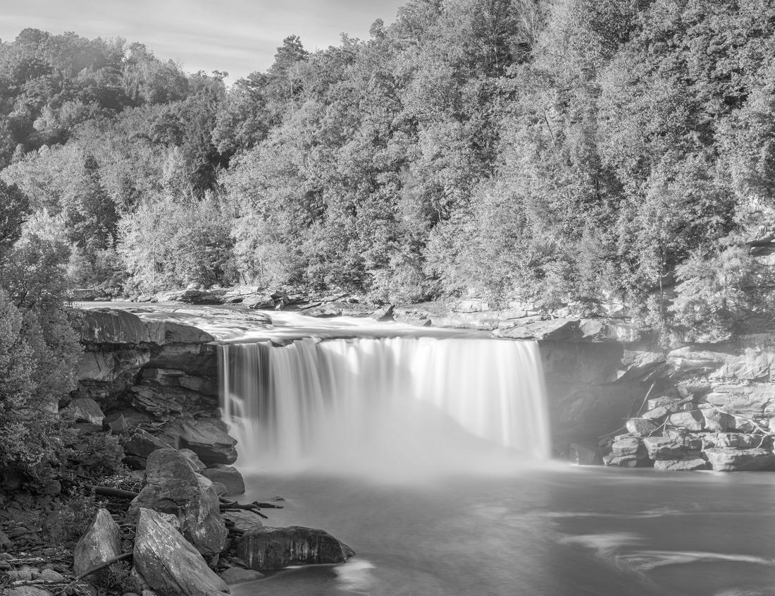 Noah Jigsaw Puzzle Cumberland Falls on the Cumberland River is shown in Cumberland Falls State Resort Park, Kentucky. in black white 1000 pieces