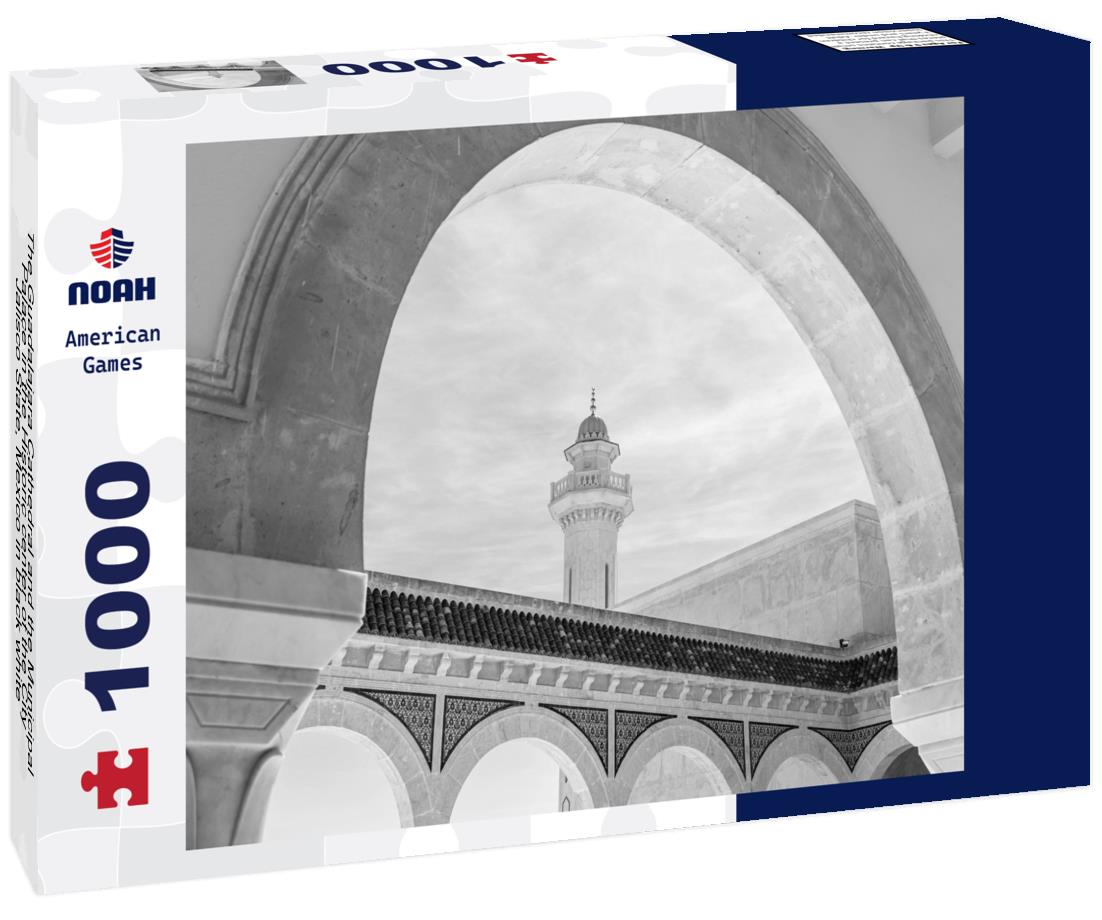 Noah Jigsaw Puzzle Minaret of the mausoleum in Monastir, Tunisia. in black white 1000 pieces