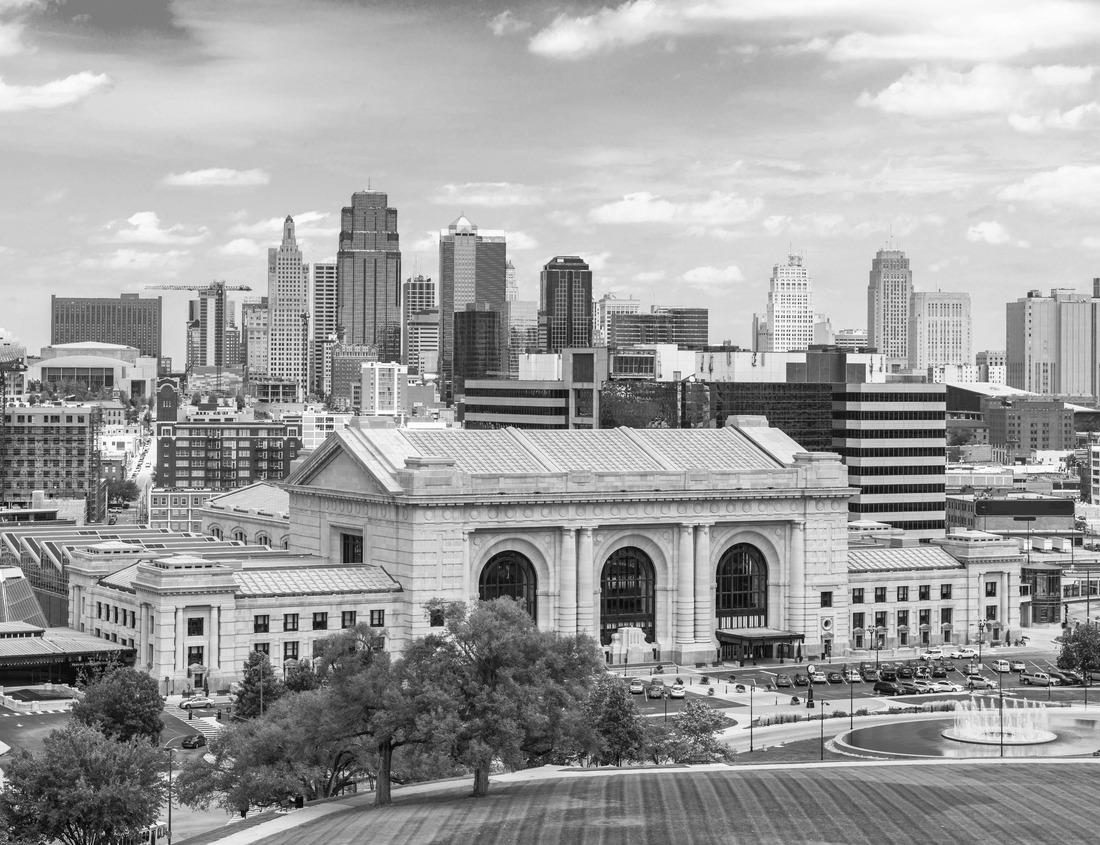 Noah Jigsaw Puzzle Harbor entrance to the center in Roermond, the Netherlands in black white 1000 pieces