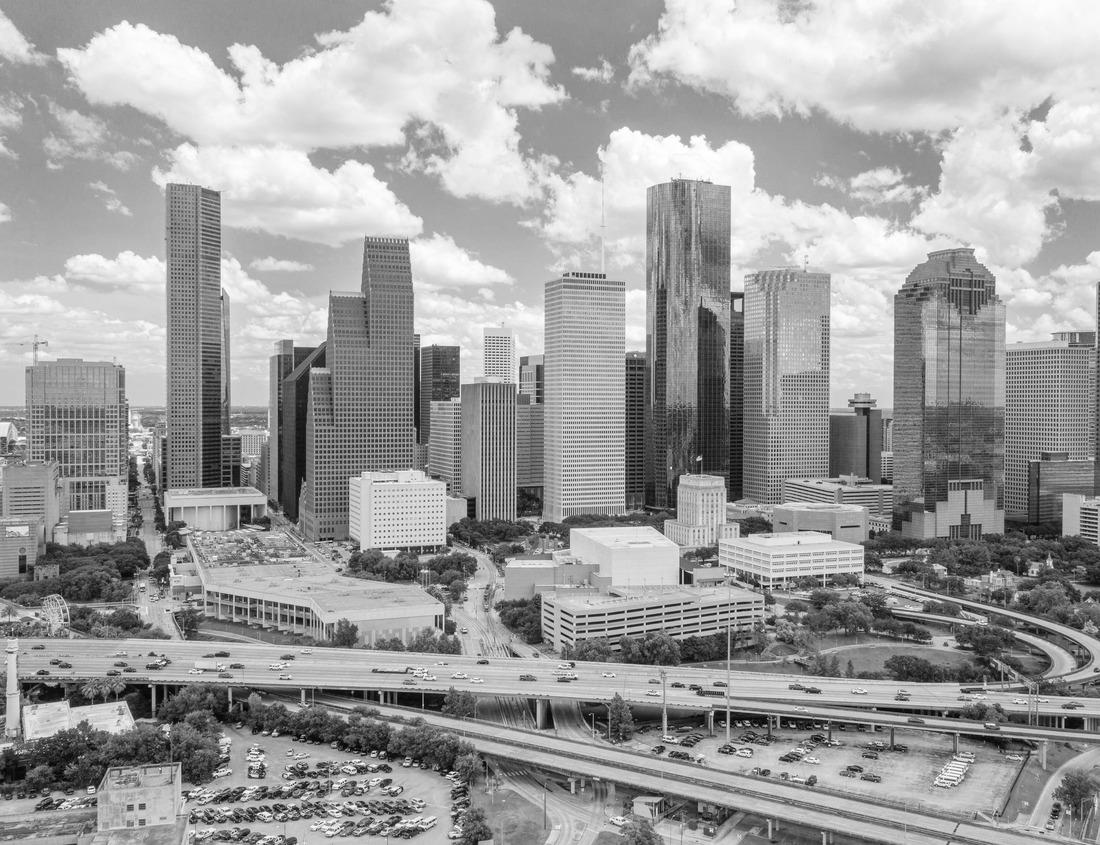 Noah Jigsaw Puzzle Milwaukee, Wisconsin, USA downtown skyline in the afternoon in black white 1000 pieces