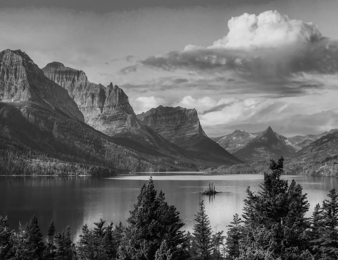 Noah Jigsaw Puzzle Panoramic View of Glacier Lake with American Rocky Mountains at Sunrise in Glacier National Park, Montana. in black white 1000 pieces