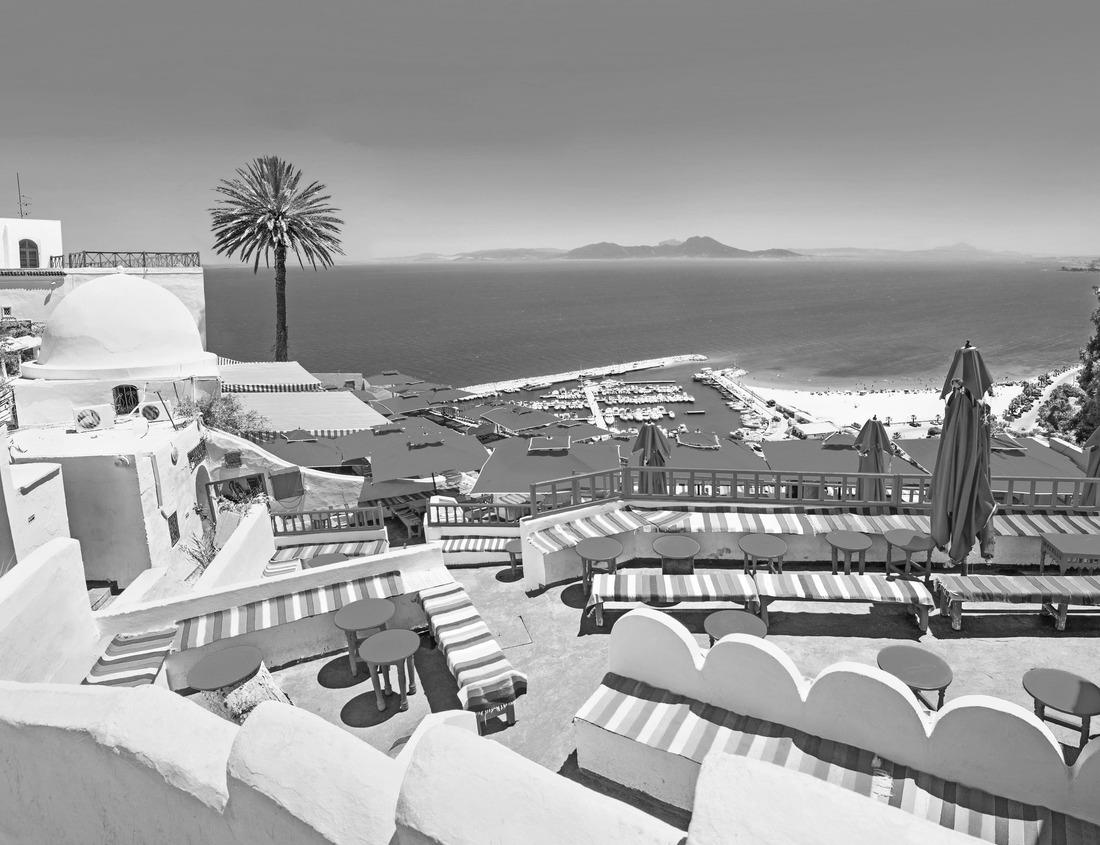 Noah Jigsaw Puzzle Bourbon St., New Orleans, Louisiana, USA cityscape of bars and restaurants at dusk in black white 1000 pieces