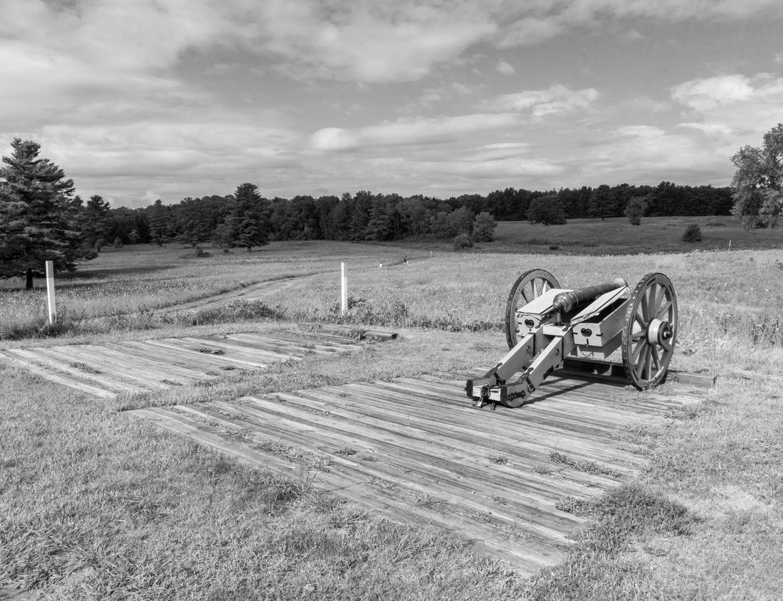 Noah Jigsaw Puzzle A vibrant fall scene of Half Dome in Yosemite National Park. Autumn colors and Half Dome from Stoneman Bridge in black white 1000 pieces