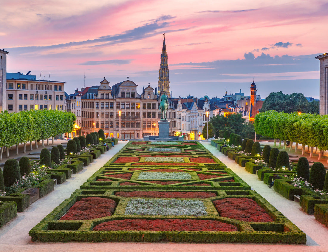 Noah Jigsaw Puzzle Brussels City Hall and Mont des Arts at sunset in Brussels, Belgium 1000 pieces