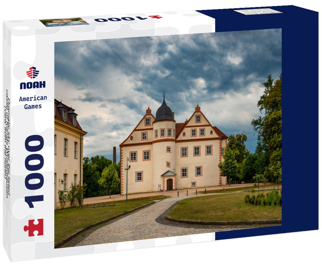 Noah Jigsaw Puzzle Dramatic sky over the listed castle of Königs Wusterhausen (view from the north) 1000 pieces