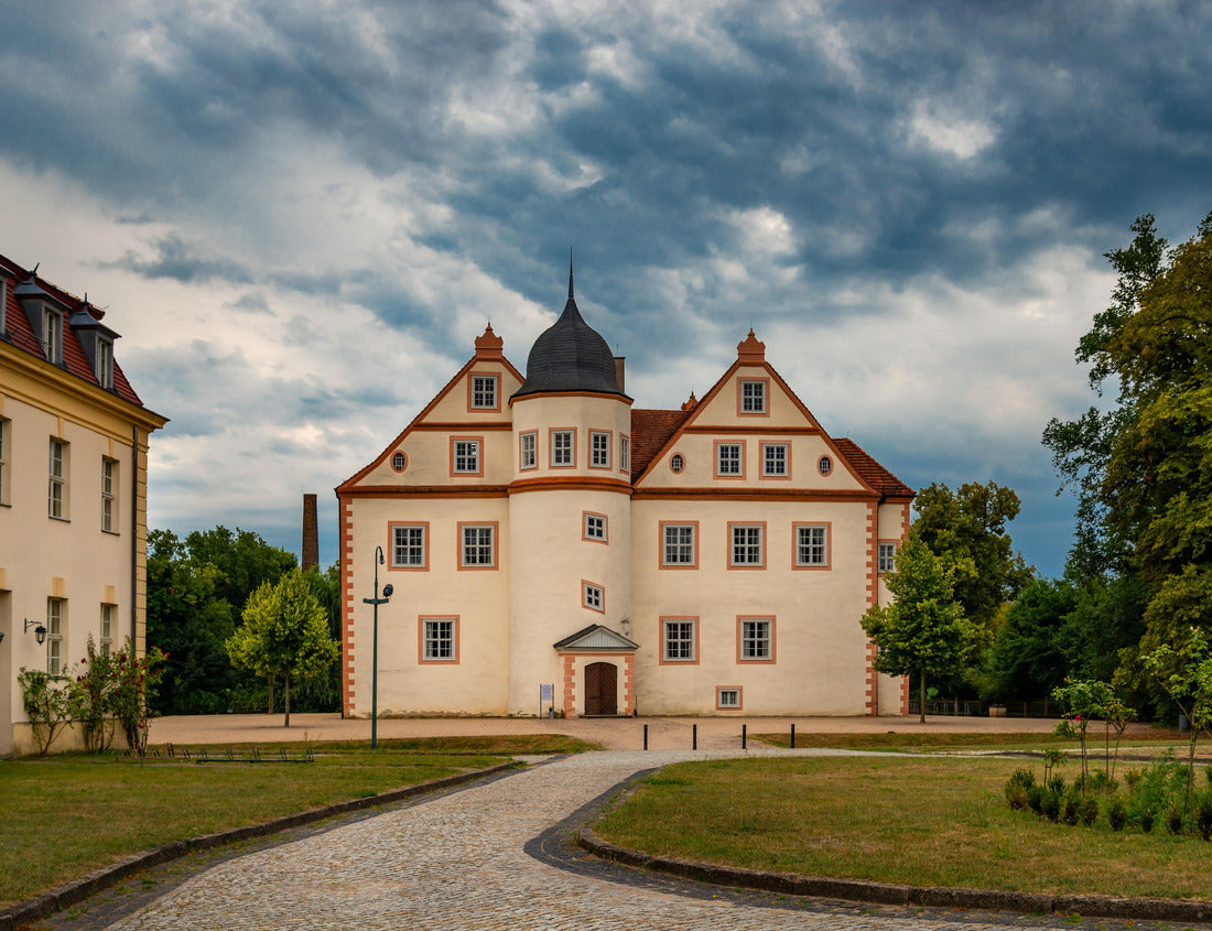 Noah Jigsaw Puzzle Dramatic sky over the listed castle of Königs Wusterhausen (view from the north) 1000 pieces