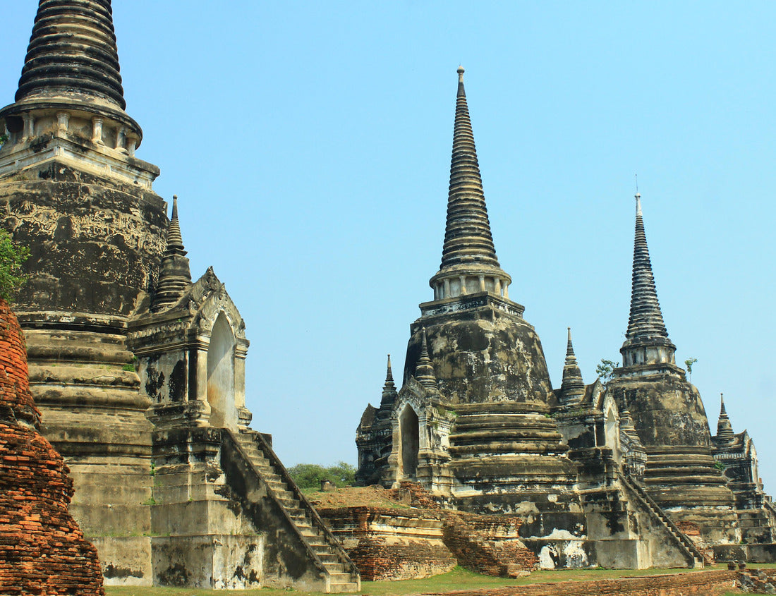 Noah Jigsaw Puzzle Ayutthaya, a UNESCO world heritage site and former capital of the Kingdom of Siam is littered with temples, stupas, pagodas and buddhas (huge buddhas), it is a must when visiting Thailand 1000 pieces