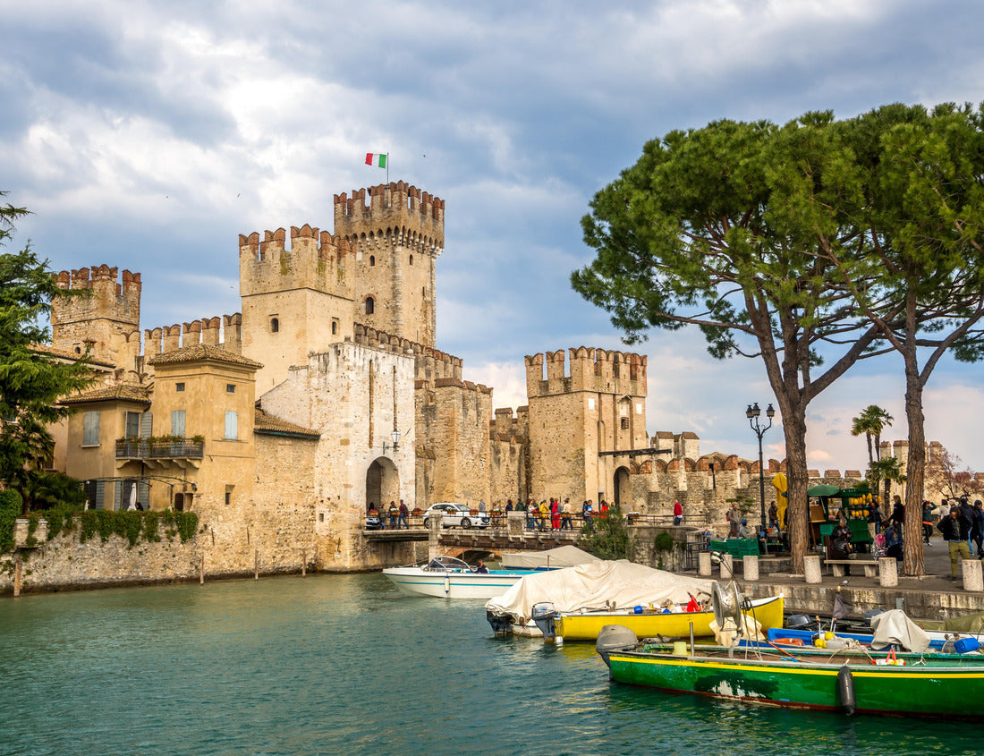 Noah Jigsaw Puzzle Castle of Limone Sul Garda, Lake Garda, Italy 1000 pieces