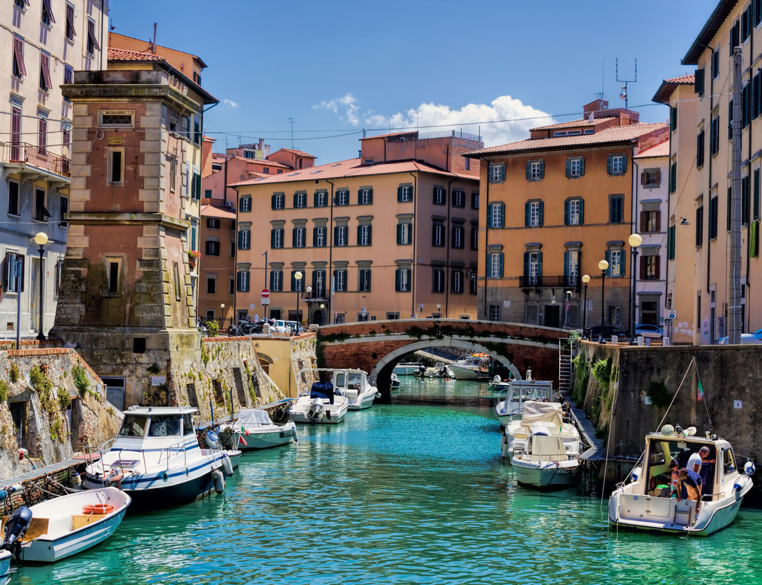 Noah Jigsaw Puzzle Canal in the old town of Livorno, Italy 1000 pieces