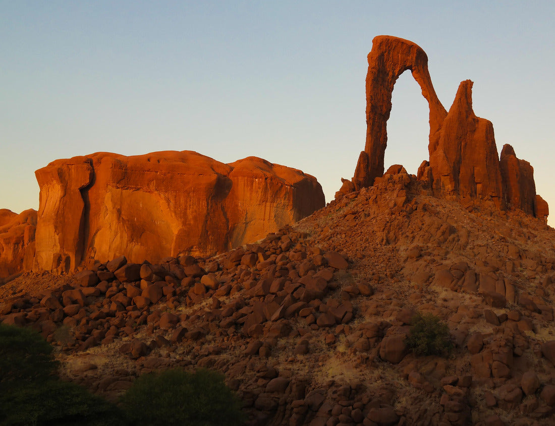 Noah Jigsaw Puzzle Abstract rock formation on the Ennedi Plateau, also known as Fensterbogen, at sunset in Chad 1000 pieces