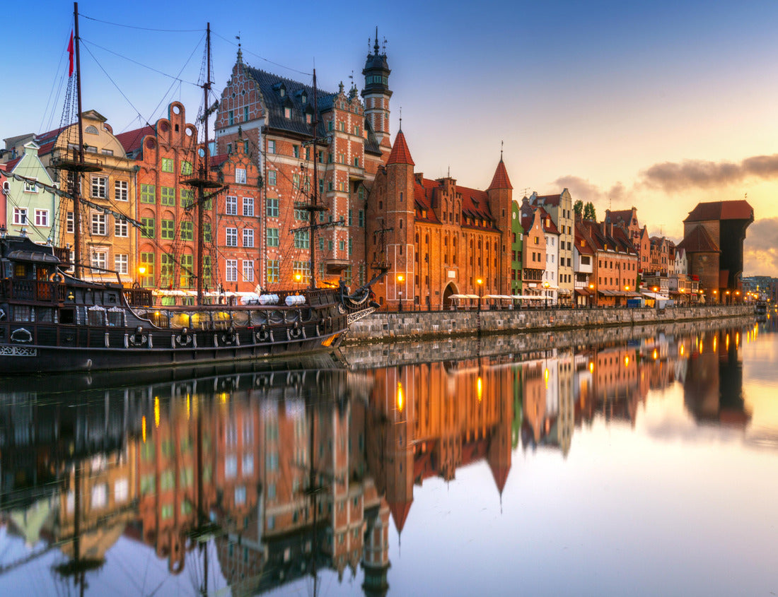 Noah Jigsaw Puzzle Gdansk, Poland, with beautiful old town over the Motlawa river at sunrise 1000 pieces
