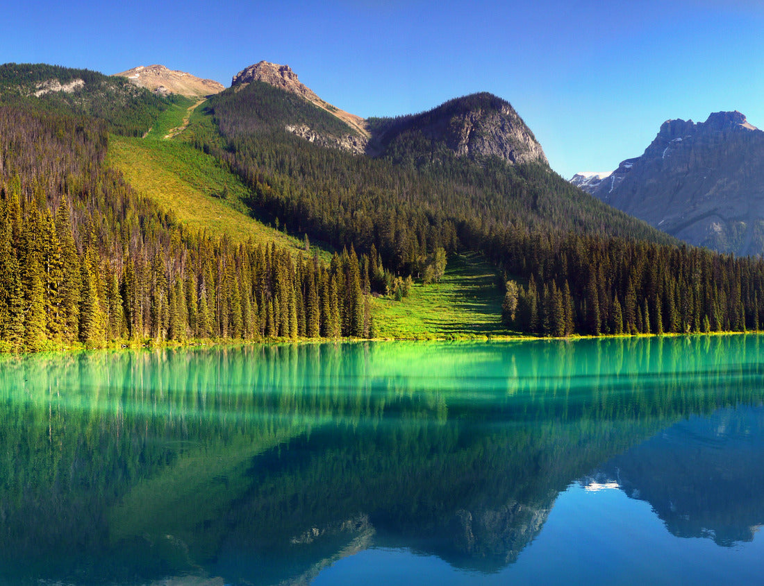 Noah Jigsaw Puzzle Emerald Lake and mountains at sunrise, Yoho National Park, British Columbia, Canada 1000 pieces