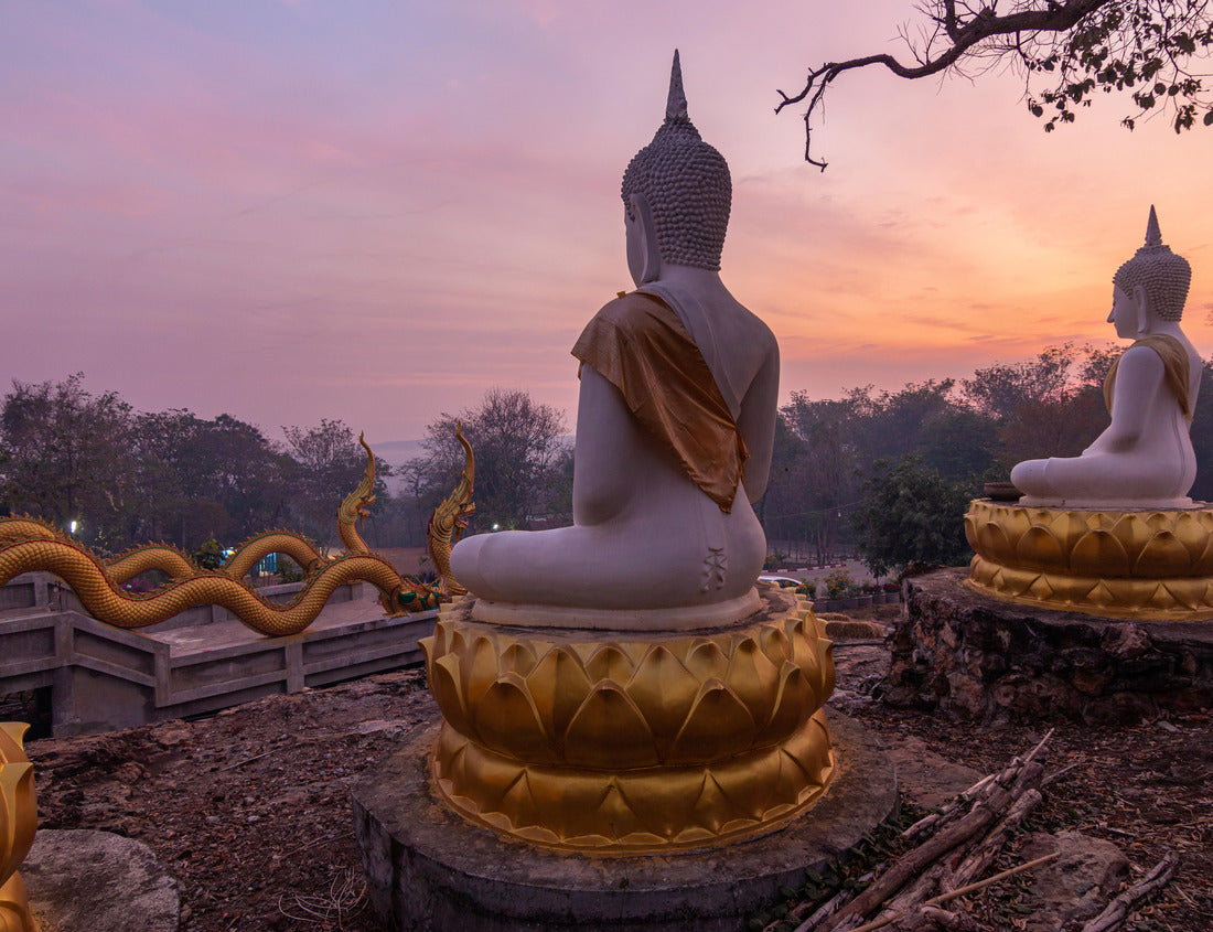 Noah Jigsaw Puzzle Large white Buddha statue at Khao Chad Temple, Udon Thani Province 1000 pieces