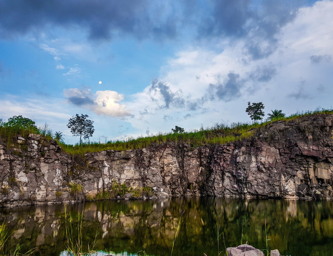 Noah Jigsaw Puzzle Araguatins, TO/Brazil: quarry with lake, trees, grass and blue sky with clouds 1000 pieces