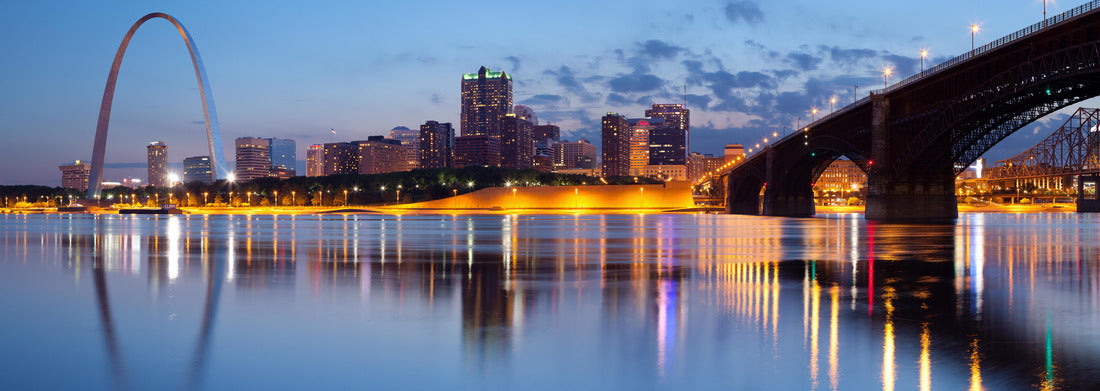 Noah Jigsaw Puzzle City of St. Louis skyline. Panoramic image of St. Louis downtown with Gateway Arch at twilight panorama 1000 pieces