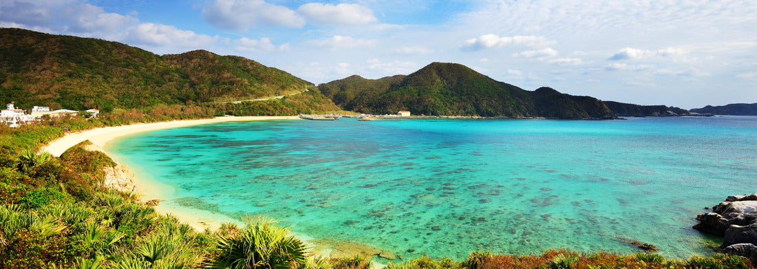 Noah Jigsaw Puzzle Aharen Beach on the island of Tokashiki in Okinawa, Japan panorama 1000 pieces