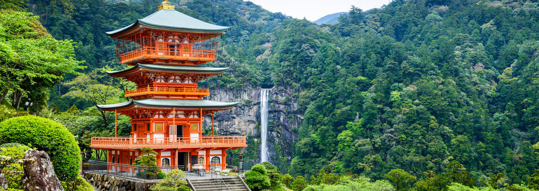 Noah Jigsaw Puzzle Nachi, Japan at the pagoda of Seigantoji and Nachi no Taki waterfall panorama 1000 pieces