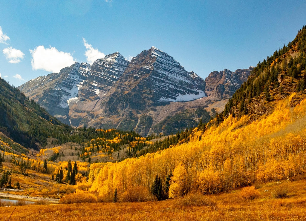 Maroon Bells-Snowmass Wilderness in autumn in Aspen, Colorado