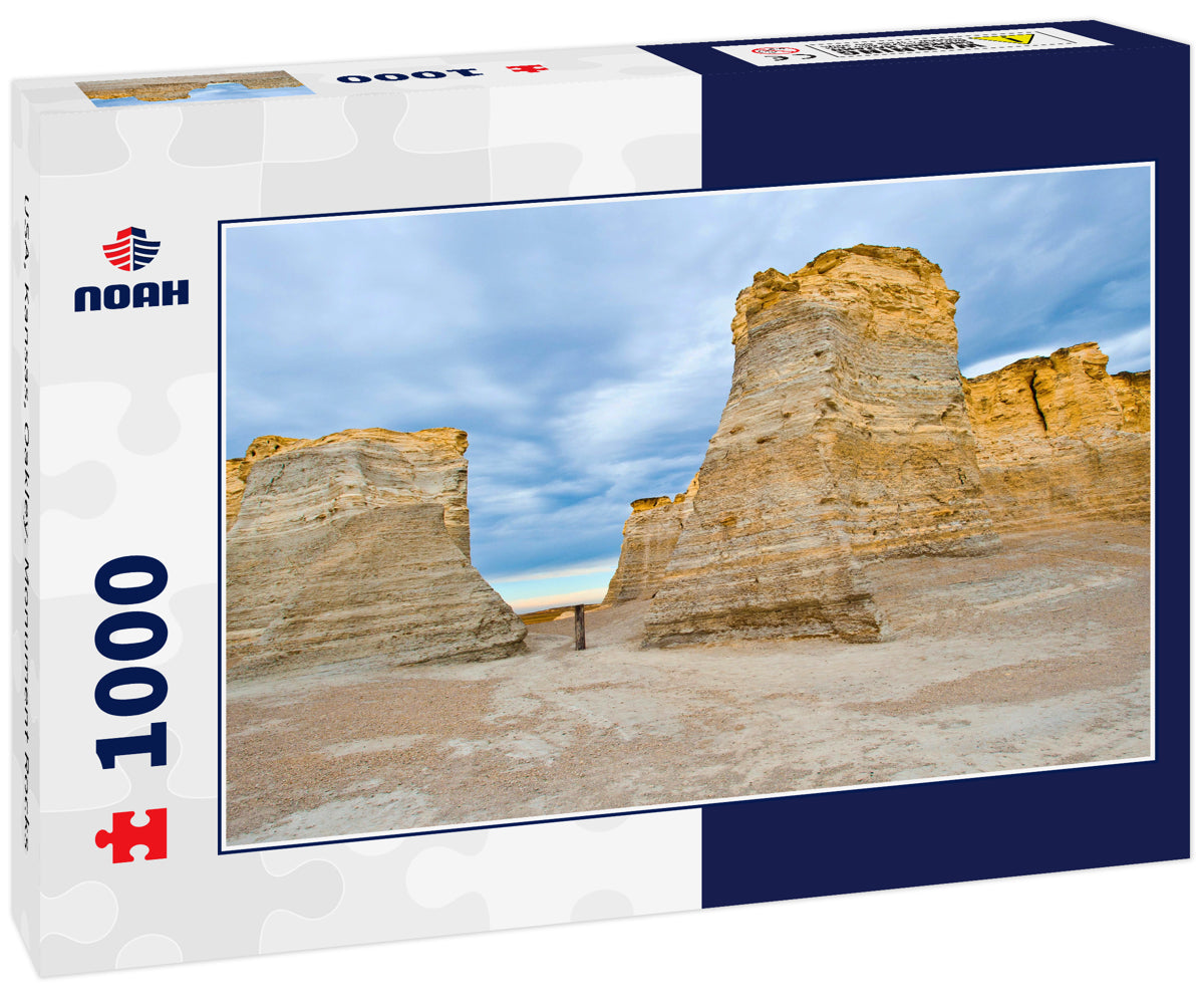 USA, Kansas, Oakley. Monument Rocks