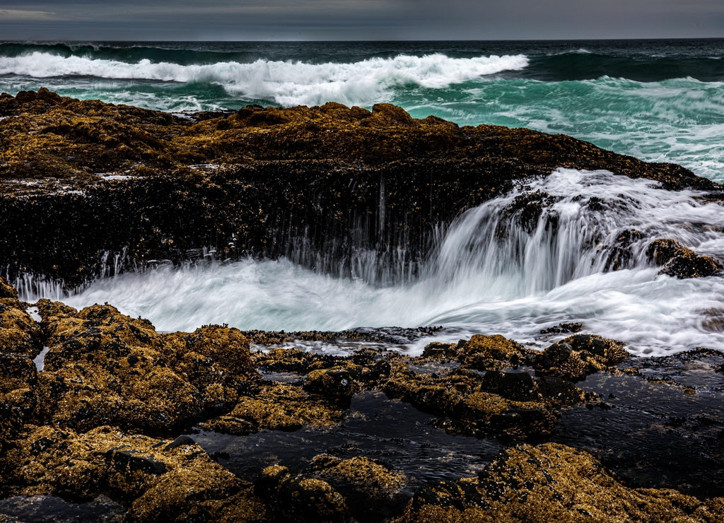 Beautiful view of the Thor's Well, Tourist attraction in Lincoln County, Oregon