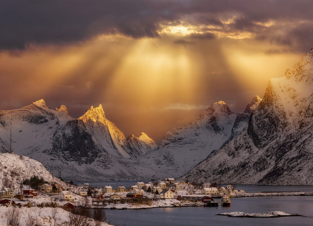 Traditional Norwegian fisherman's cabins, rorbuer, on the island of Hamnoy, Reine on the Lofoten in northern Norway