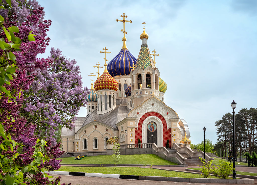 Novo-Peredelkino Church with lilac, Moscow, Russia