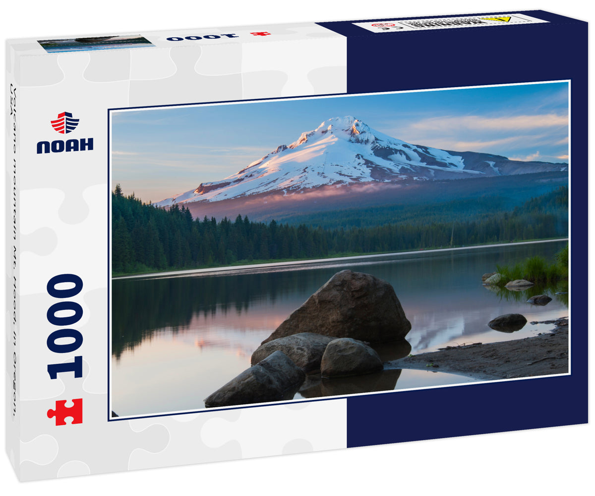 Volcano mountain Mt. Hood, in Oregon, USA