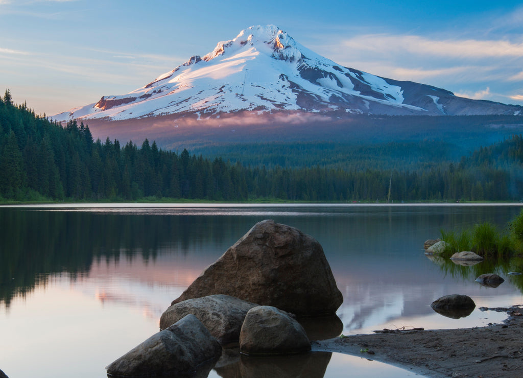 Volcano mountain Mt. Hood, in Oregon, USA