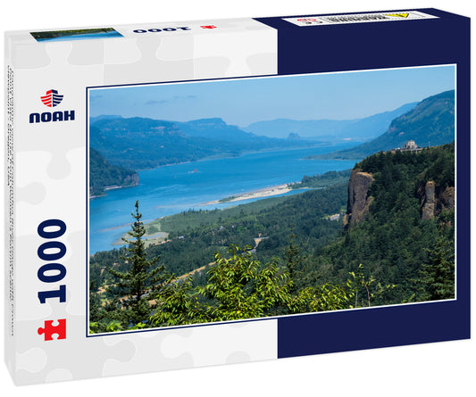 Panoramic view of Columbia River Gorge with Crown Point Vista House from Women's Forum scenic viewpoint - Oregon, USA